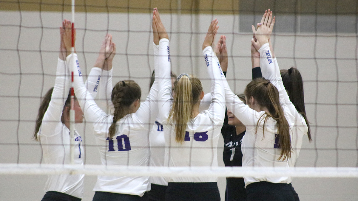 TU Volleyball Falls to Pair of Top-10 Foes at Viterbo Tournament