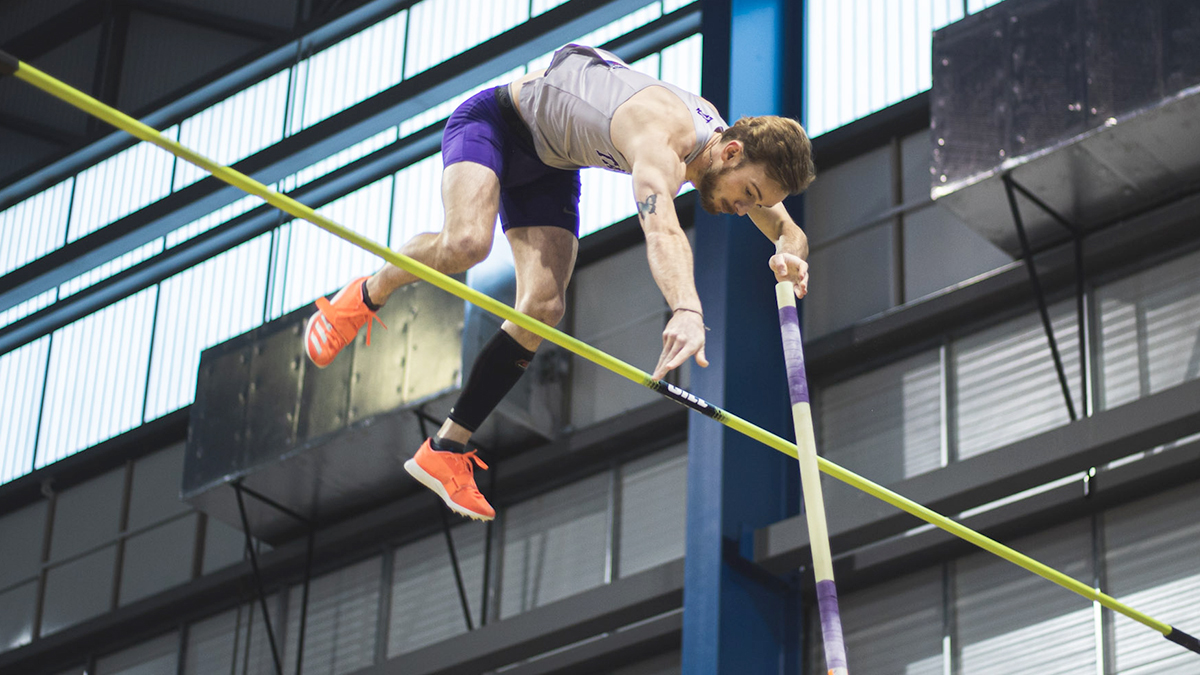 Forbes and Brown Open Season with Top Showings in Pole Vault