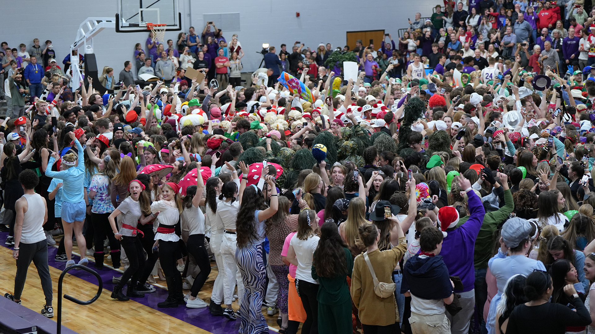 Trojans Cruise Past 100 in Victory During 26th-Annual Ivanhoes Silent Night